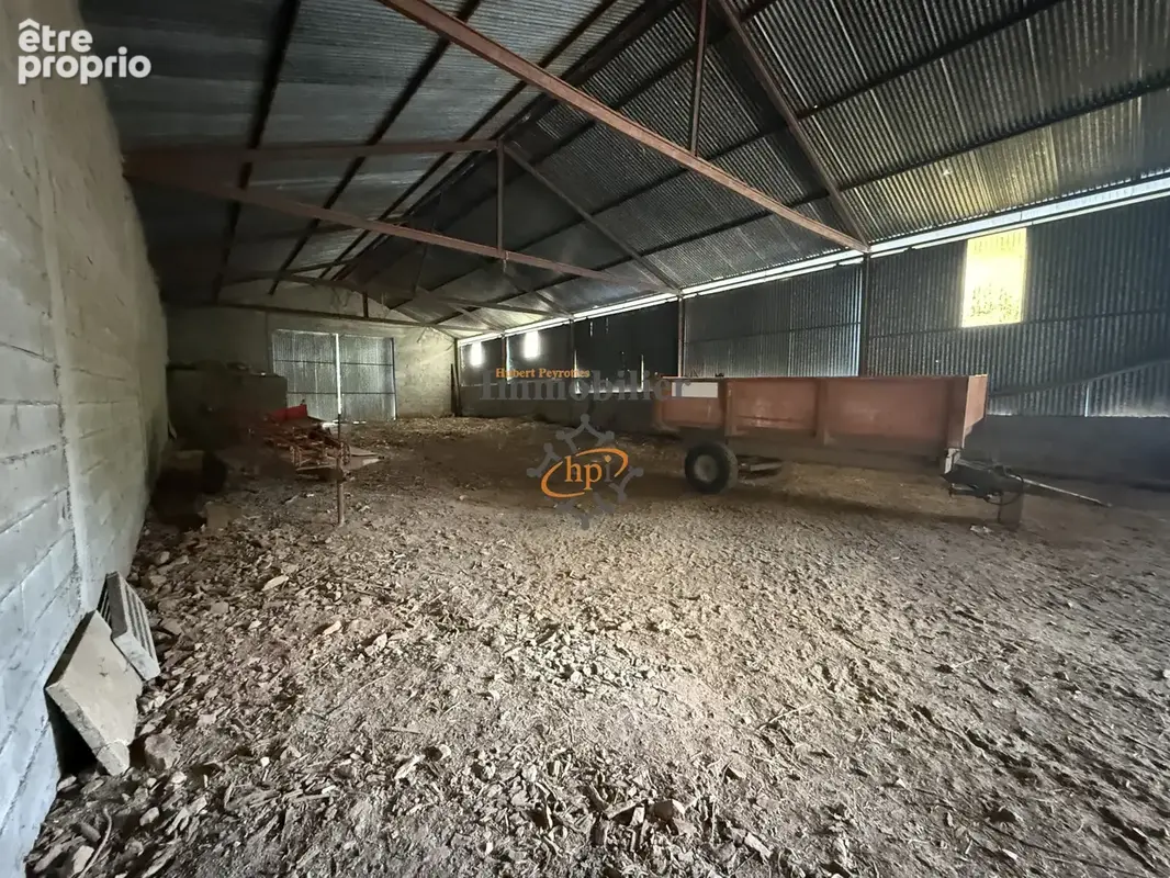 Vente hangar avec aire de stockage Saint Victor et Melvieu - photo 6