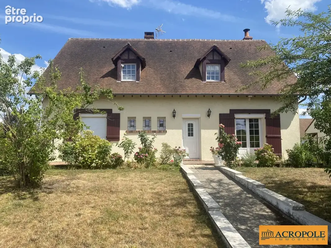 Maison 9 pièces 136 m² à vendre à Poilly-Lez-Gien (45500) - photo 1