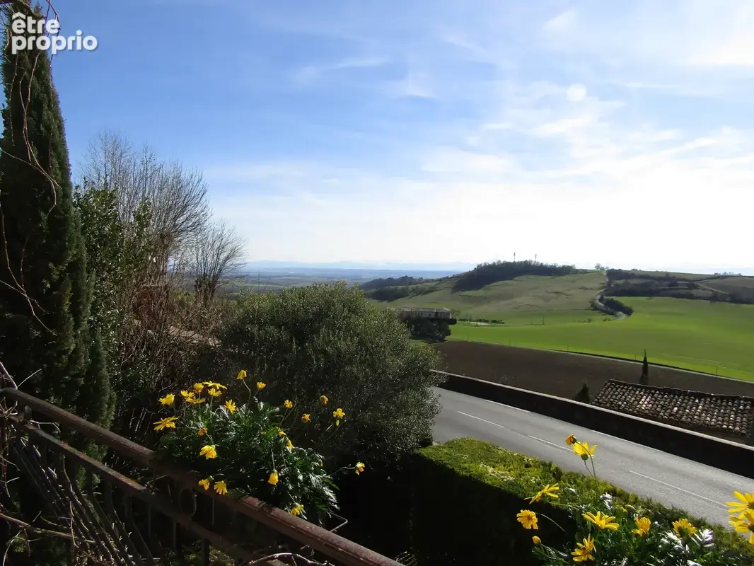 Maison de Village Avec Vue sur les Pyrénéeqs de Type 6/7 et petit jardinet - photo 12