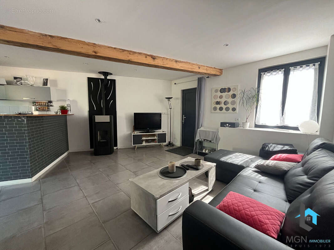 Maison à MESLAY-LE-VIDAME