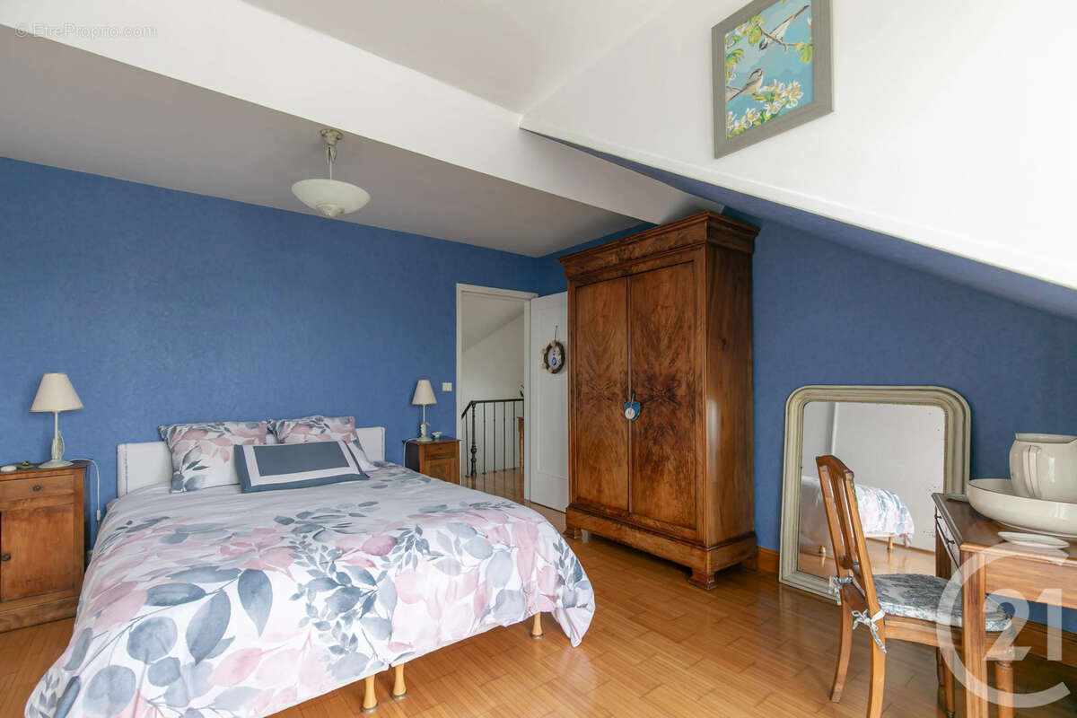 Appartement à CHENNEVIERES-SUR-MARNE