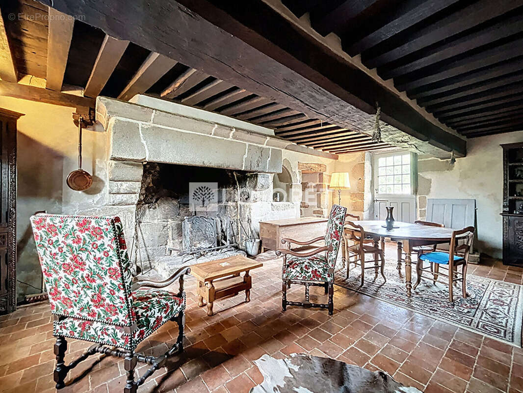 Maison à BELLOU-EN-HOULME