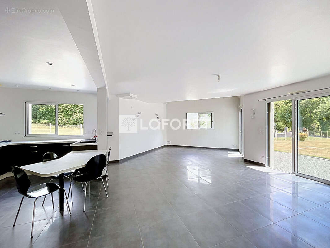 Maison La Chapelle De Brain 4 pièce(s) 130 m2 - photo 2