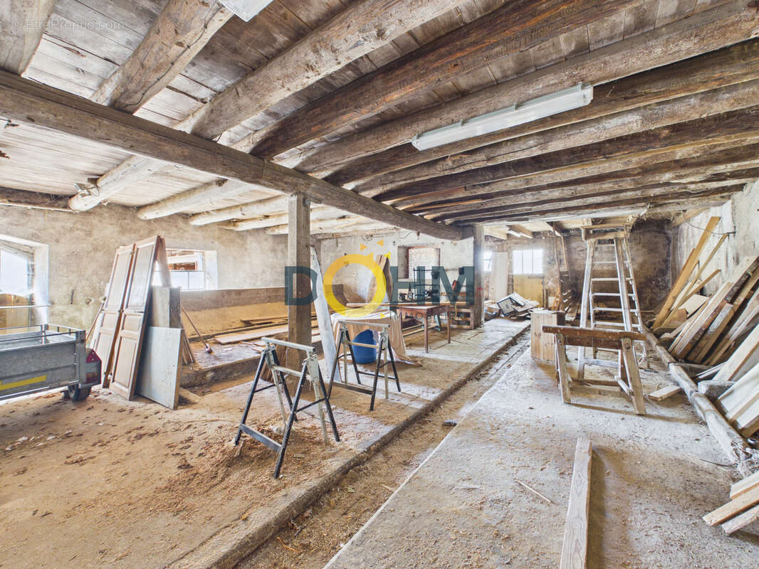 Ancien corps de ferme  sur 4000 m2 de terrain avec dependances attenantes et un hangar - photo 16