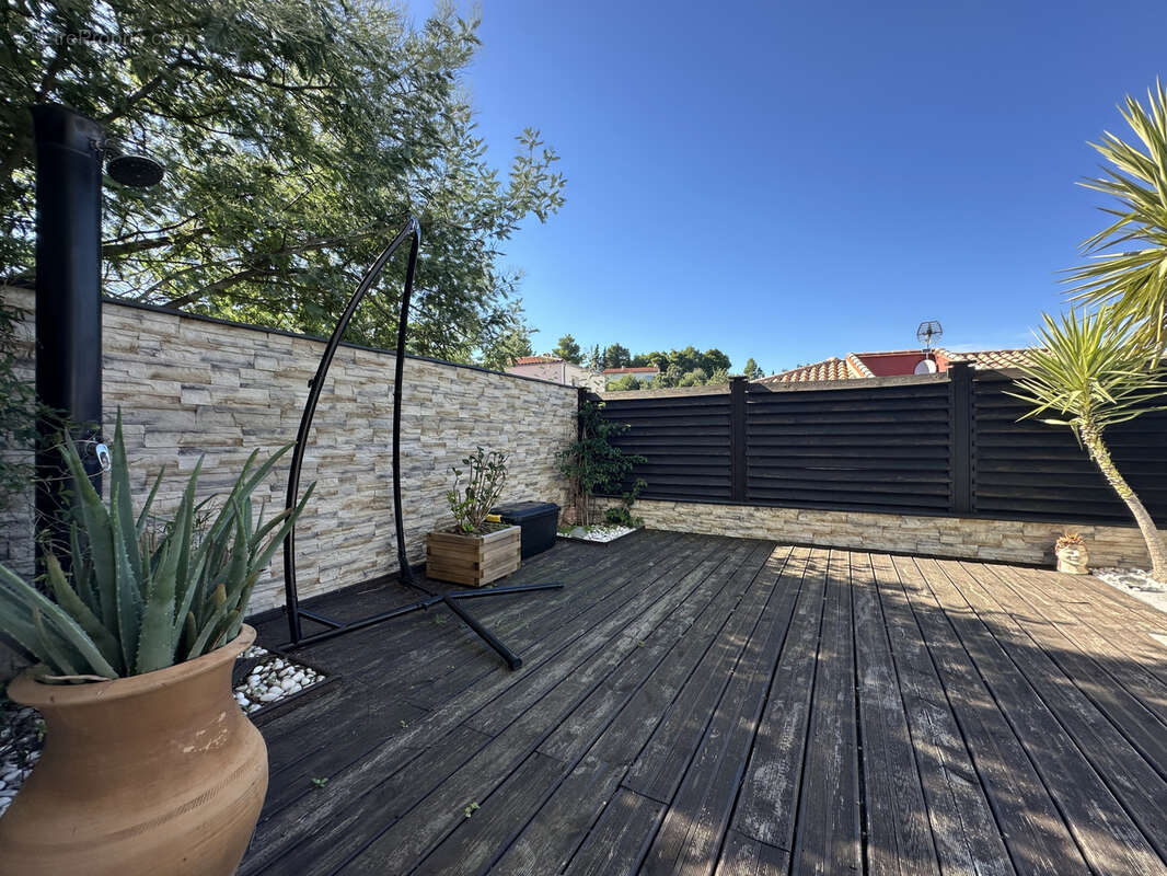 Maison à VILLELONGUE-DELS-MONTS