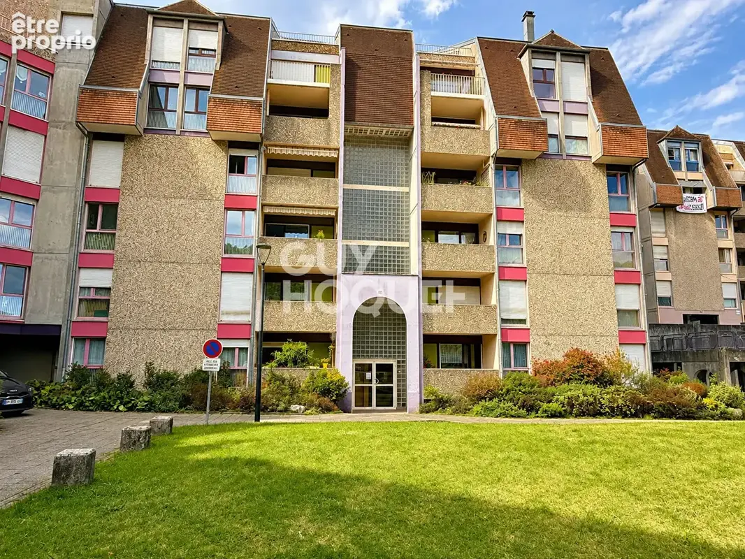 BESANÇON - Appartement T3 de 81 m²  Balcon avec vue sur le Doubs - Calme - Parking - Proche Boucle - photo 12