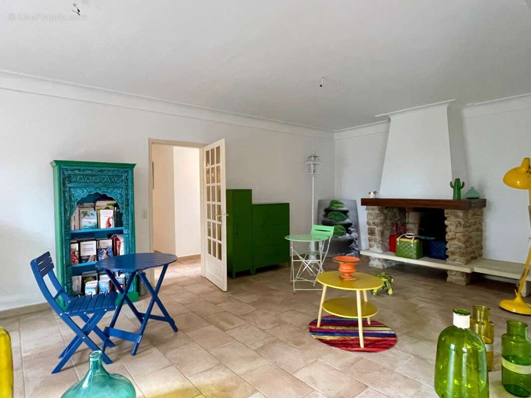 SAINT-SATURNIN-LÈS-APT – Propriété d’exception au cœur du Luberon, piscine et tennis privé Terrain de 5800 m² - photo 7