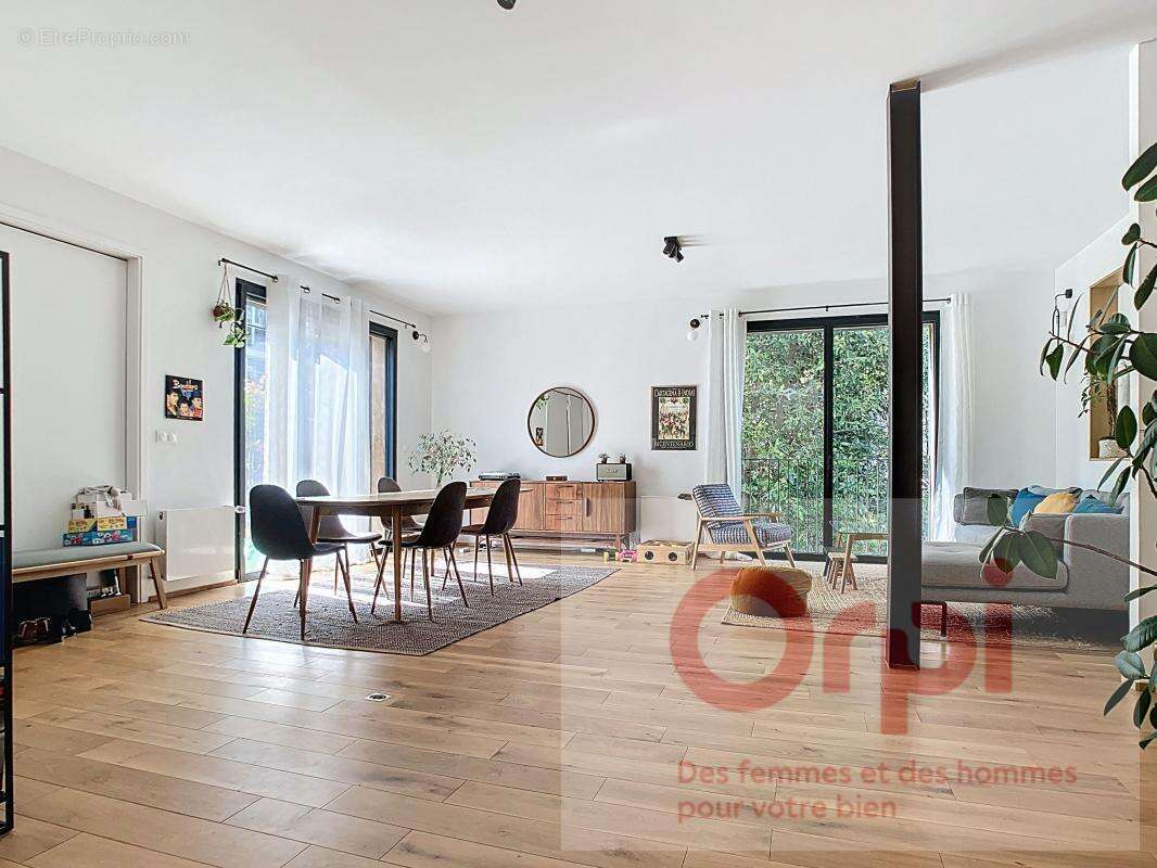 Maison à ISSY-LES-MOULINEAUX