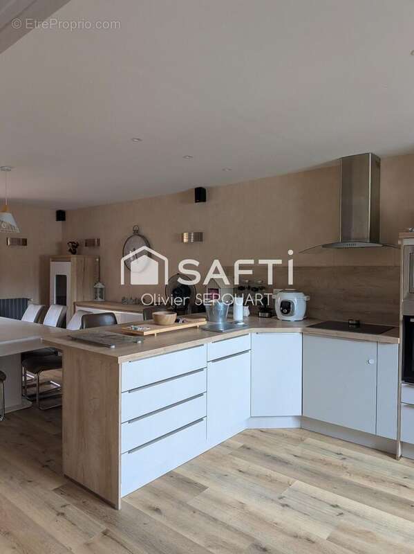 Maison 90 m² à Saint-Quentin  - photo 3