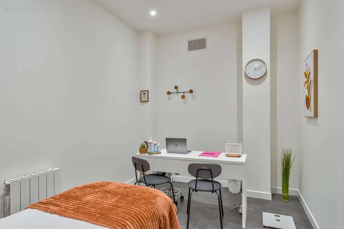 Commerce à ISSY-LES-MOULINEAUX