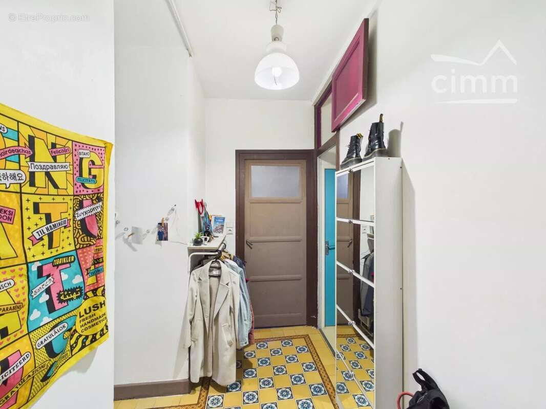 INVESTISSEMENT : T3 vendu loué à rénover entièrement – Grenoble Rue Anthoard - photo 3