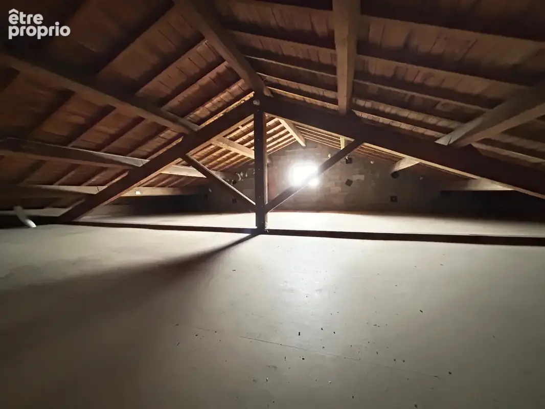 Maison sur sous sol avec garage double et terrain - photo 12