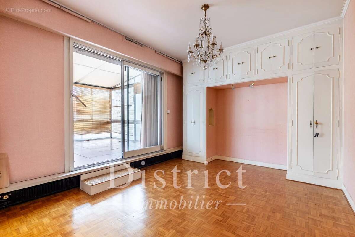Appartement à PARIS-15E