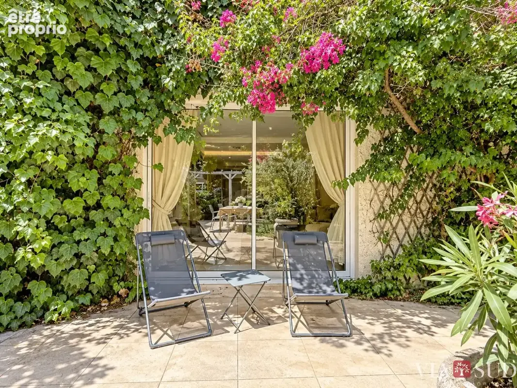 Béziers  Maison de maître de 307 m² avec piscine intérieure, garage et terrasses arborées. - photo 10