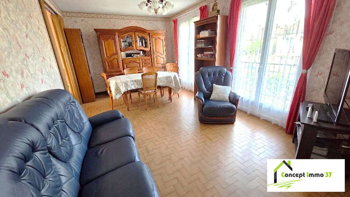 Maison à LA VILLE-AUX-DAMES