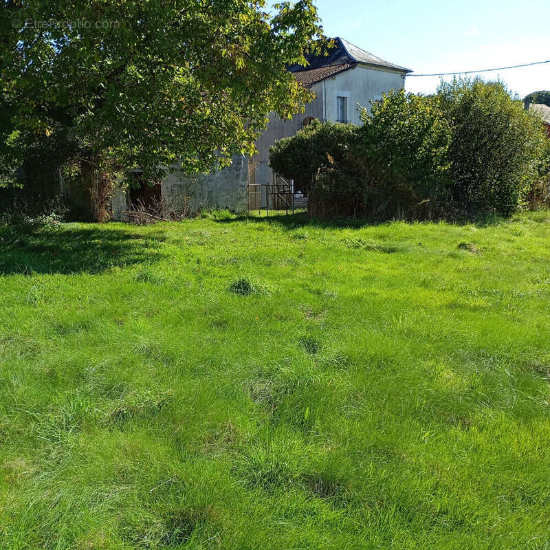 Maison à BUSSIERE-GALANT