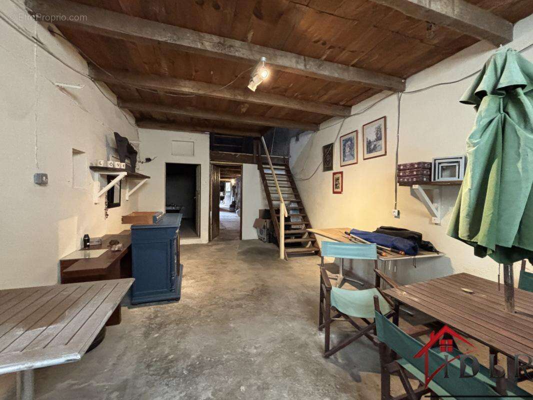 Maison à NEUVELLE-LES-VOISEY