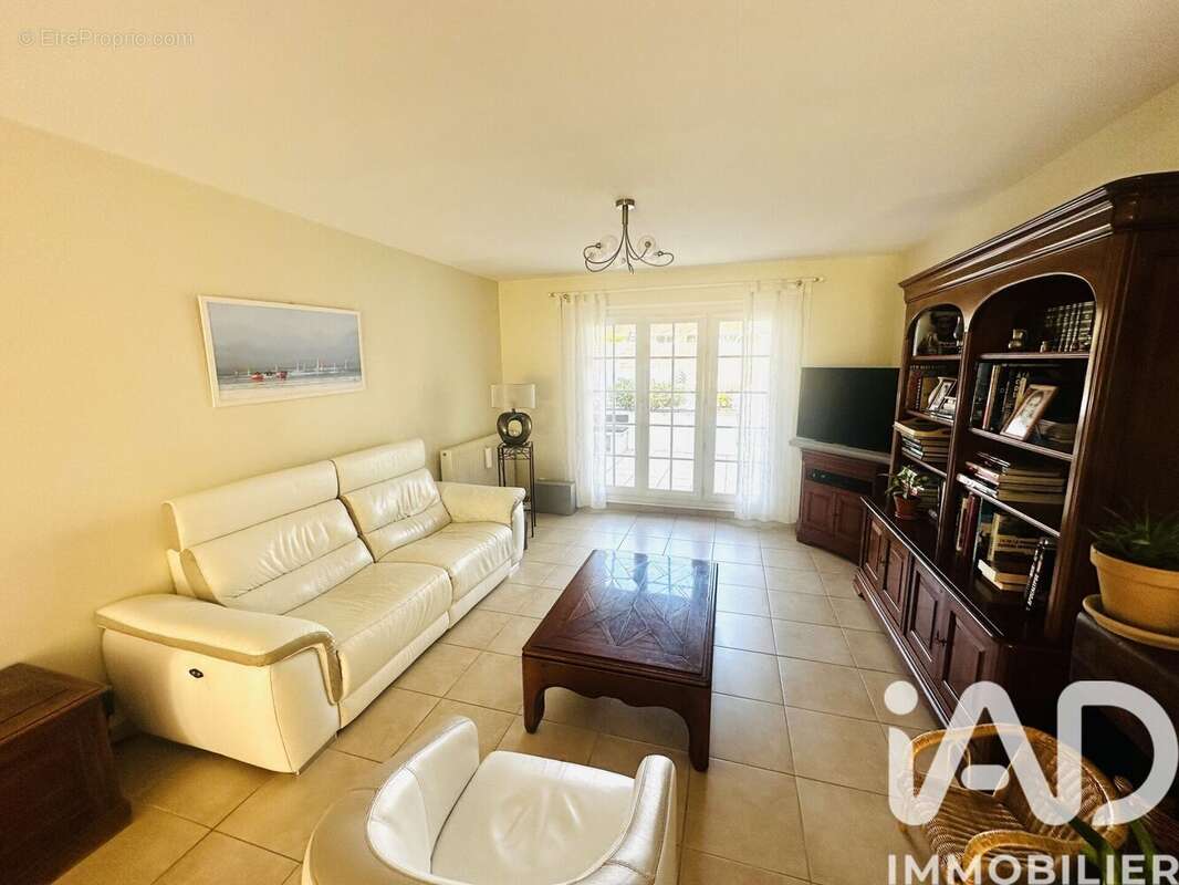 Photo 3 - Maison à LE HAILLAN