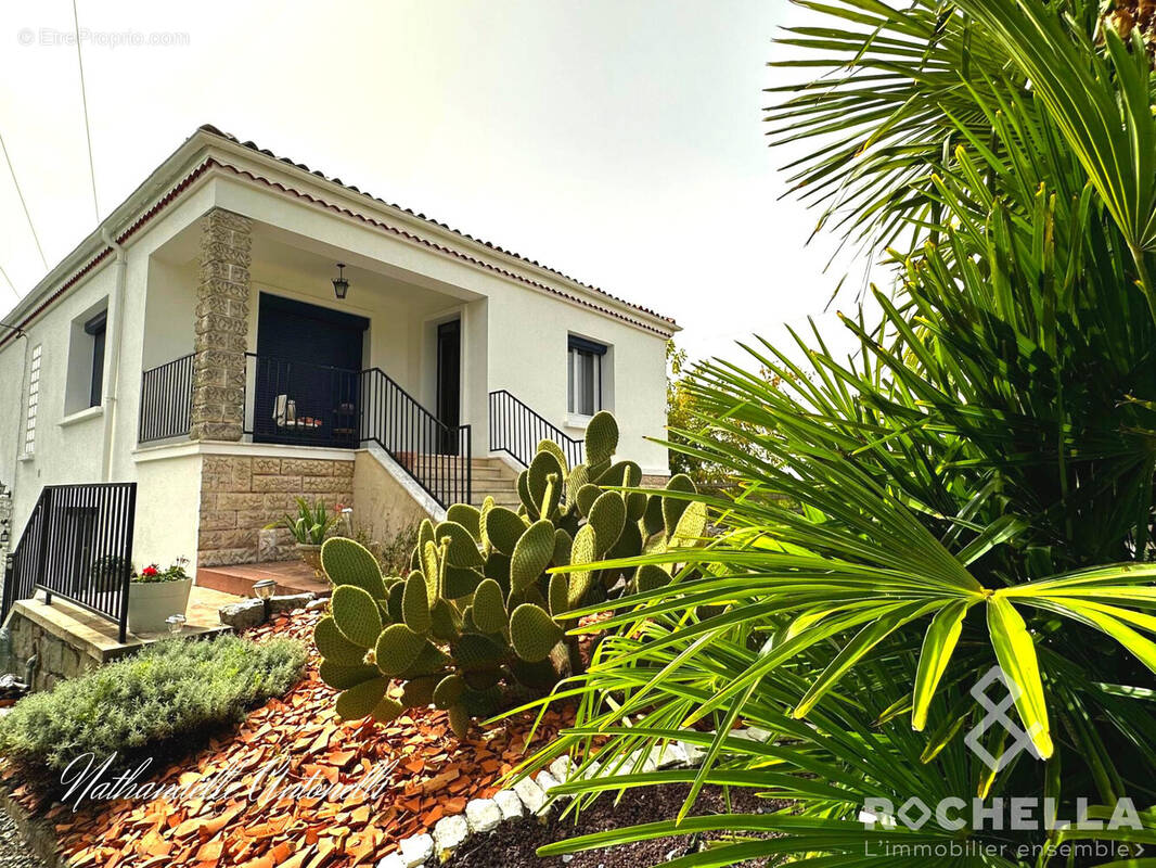 Maison à SAINT-JEAN-D'ANGELY