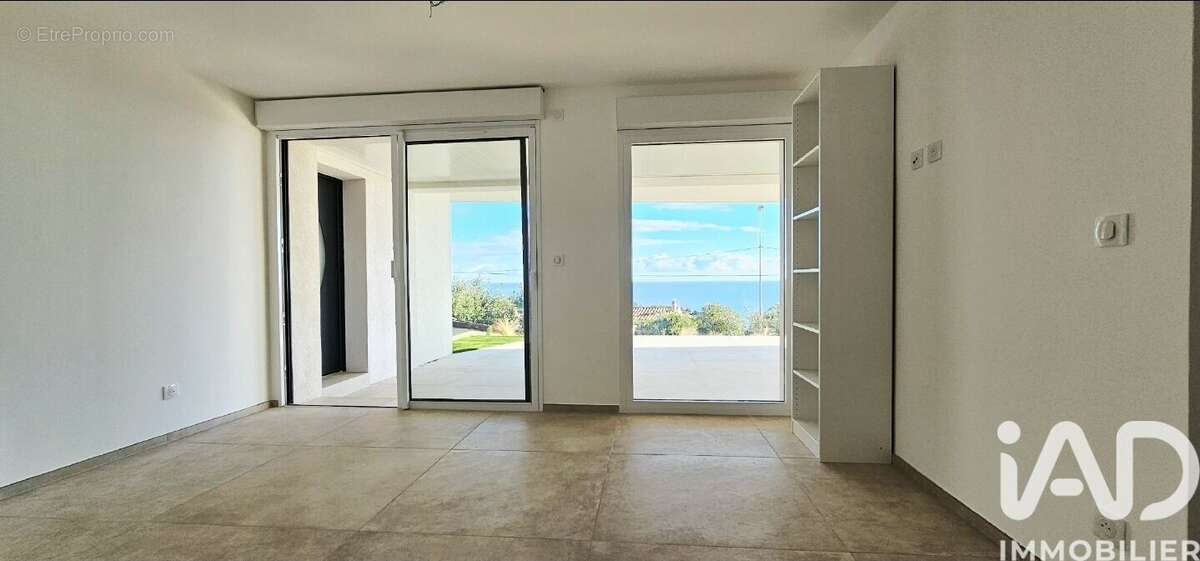 Photo 7 - Appartement à ROQUEBRUNE-SUR-ARGENS