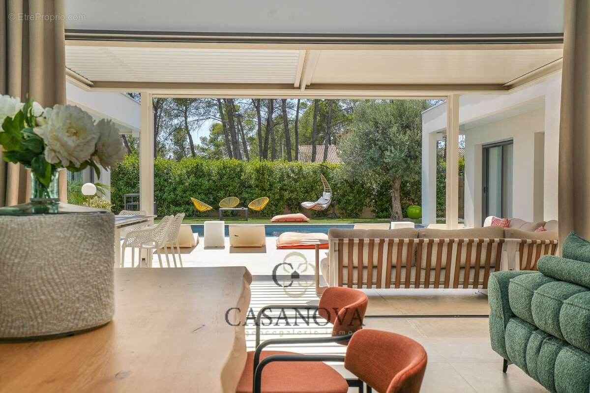 Maison à SAINT-MATHIEU-DE-TREVIERS