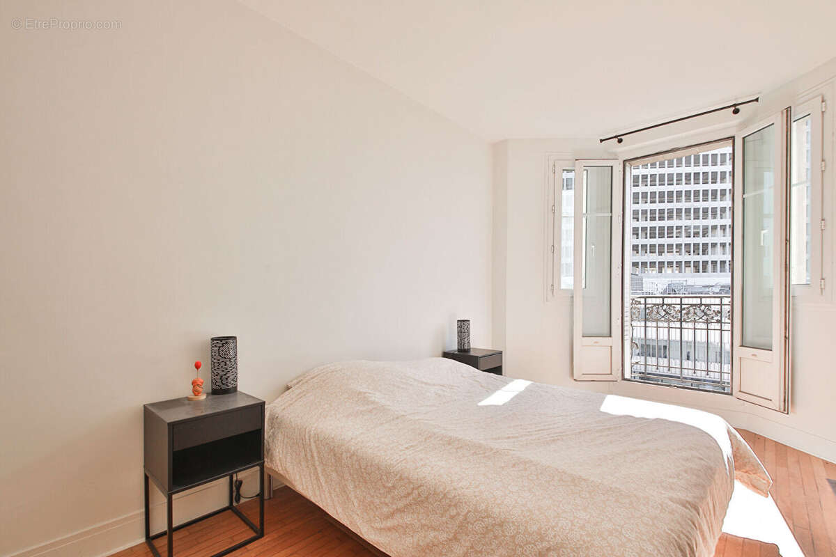 Appartement à PARIS-14E