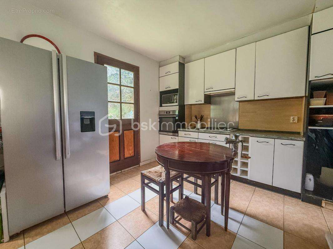 Maison à SAINT-ETIENNE-LA-THILLAYE