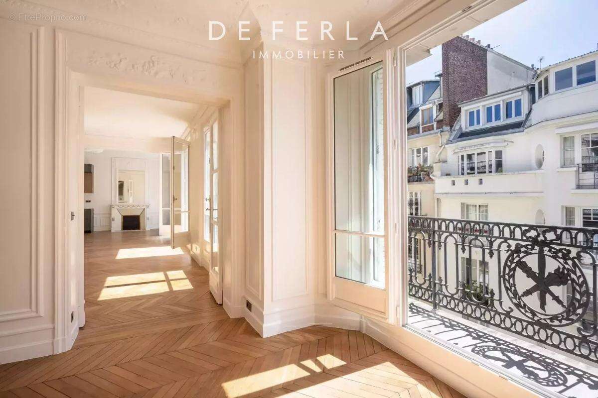 Appartement à PARIS-7E