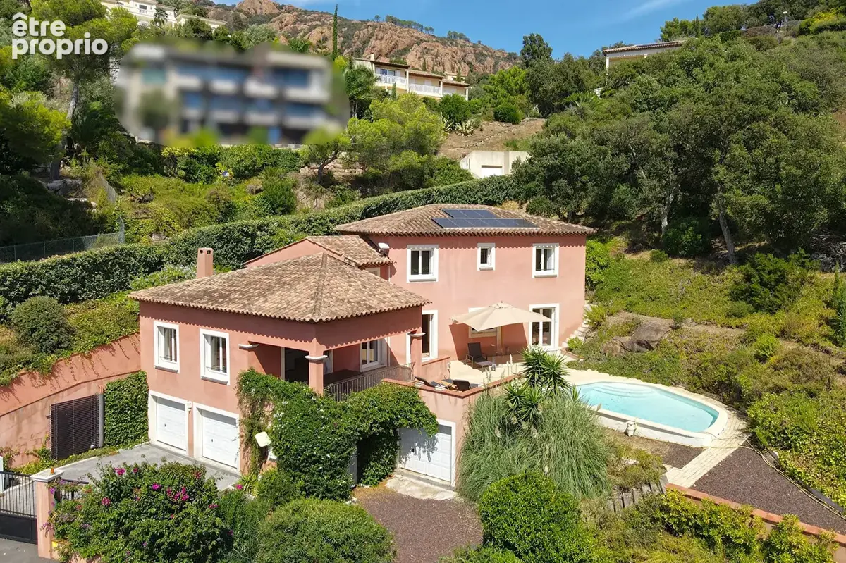 Villa neo-provencale avec vue mer dans un domaine prive - photo 2