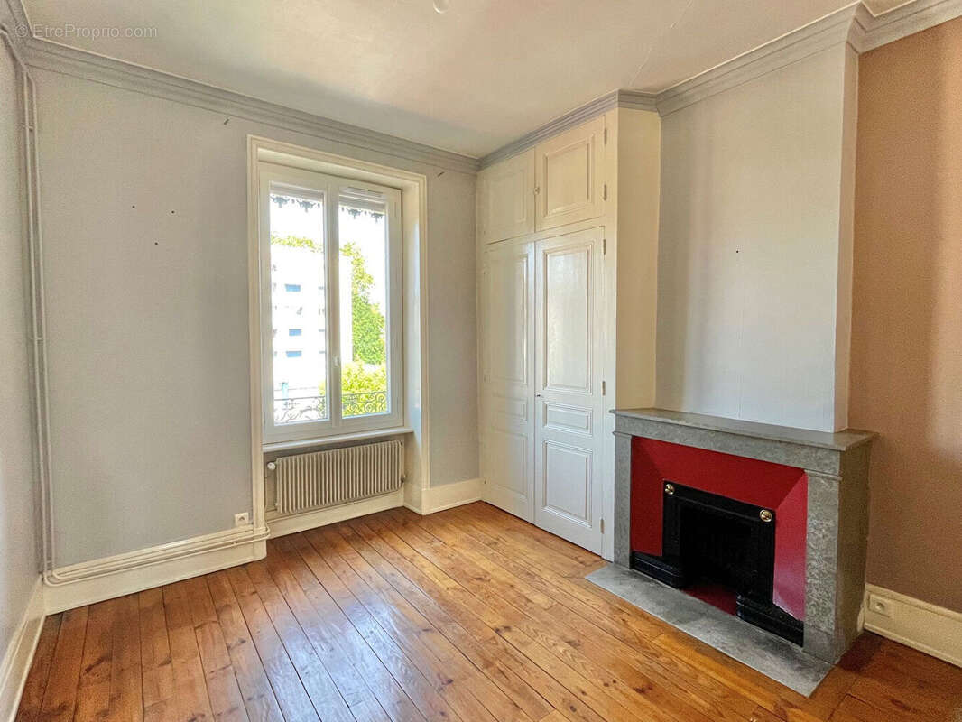 Appartement à BOURGOIN-JALLIEU