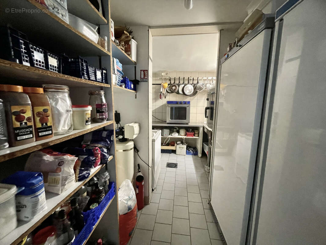 Commerce à MONTREUIL-BELLAY