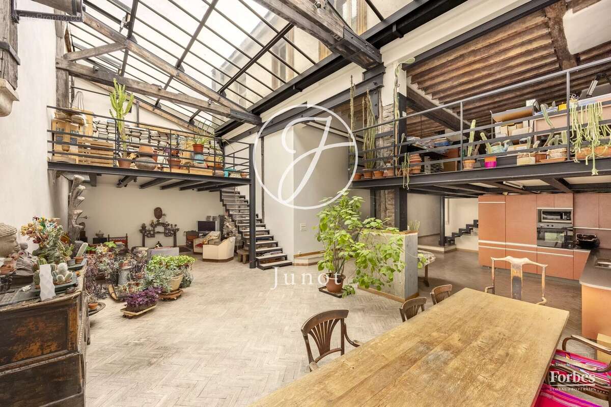 Appartement à PARIS-11E