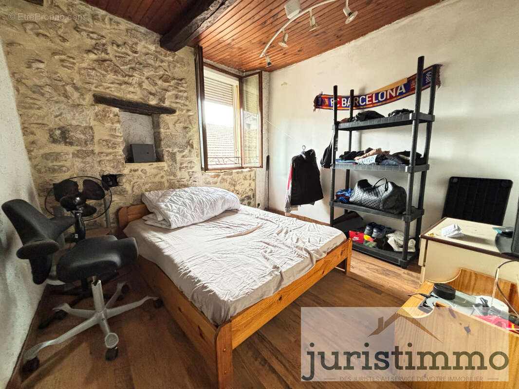 Spécial investisseur: maison de village à Mornas avec locataire  en place - photo 9