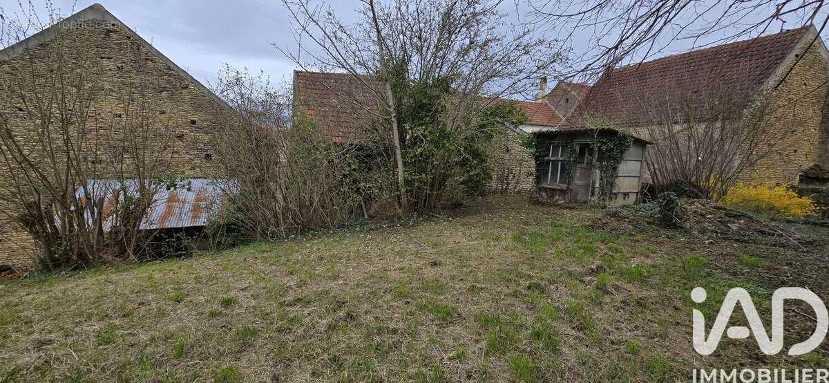 Appartement 300 m² à Saint-Pere  - photo 2