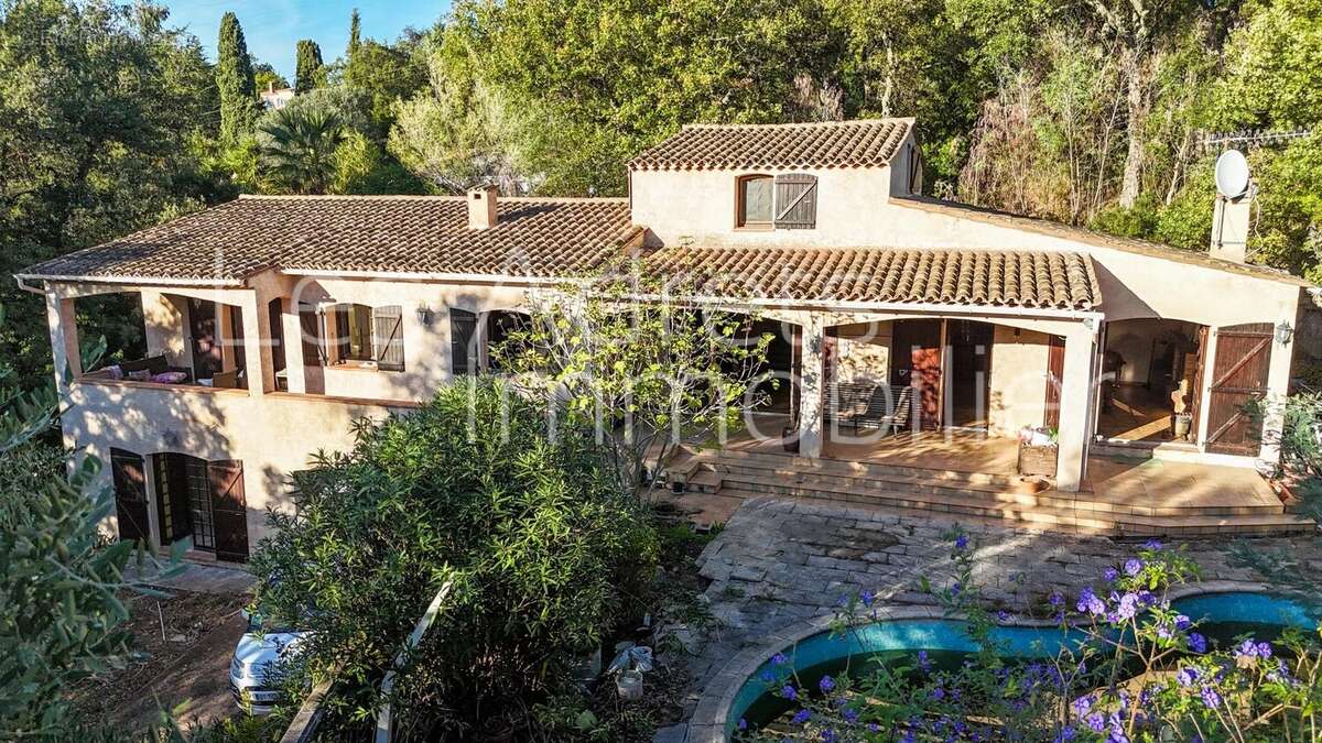 Maison à LES ADRETS-DE-L&#039;ESTEREL