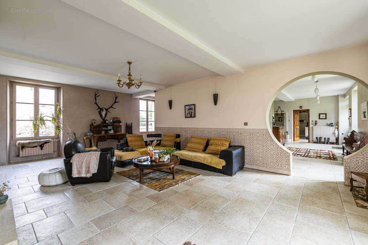 Un Domaine offrant près de 1 400 m2 de bâtis - photo 4