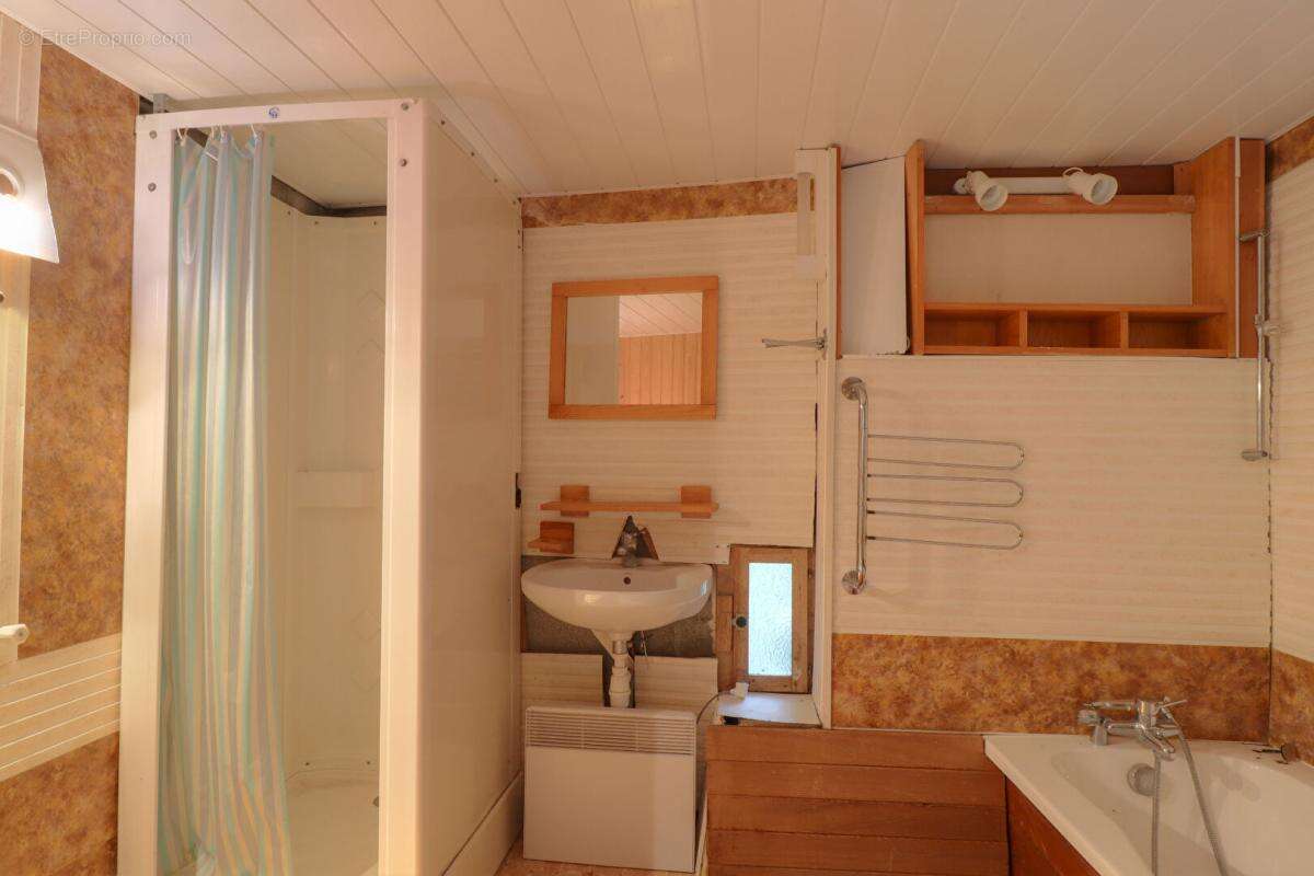 Maison à MAZIERES-EN-GATINE