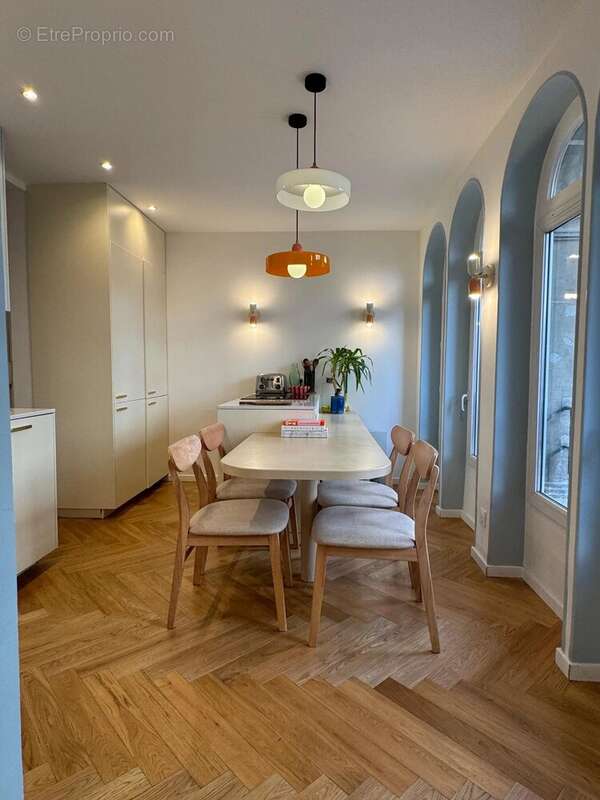 Appartement à PARIS-10E