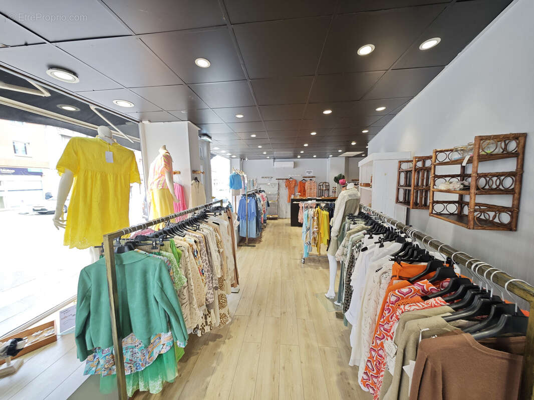 Commerce à LA MADELEINE