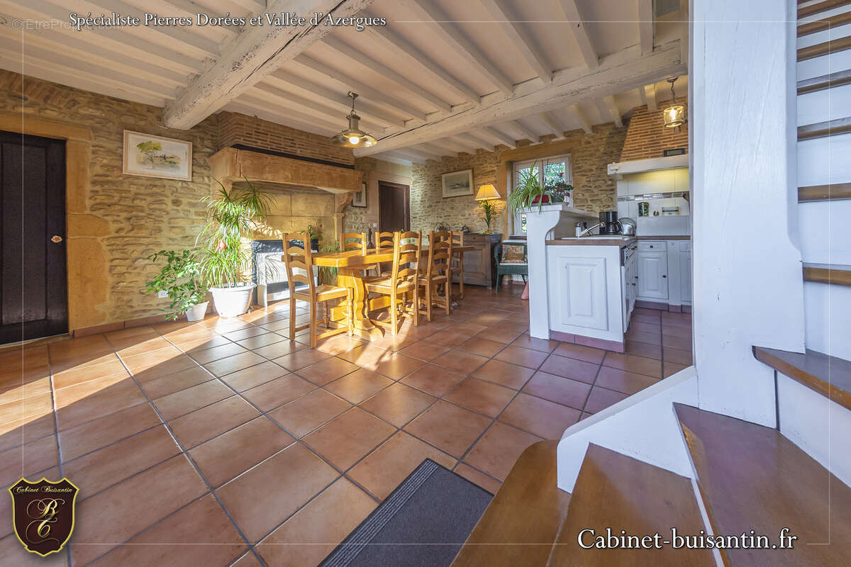 Maison à LE BOIS-D'OINGT