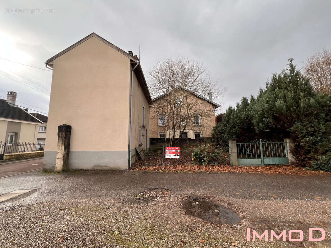 Maison à THAON-LES-VOSGES
