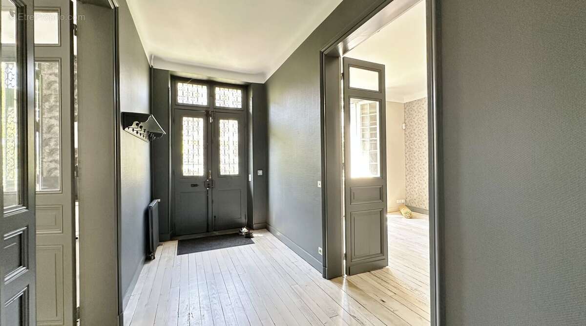 Maison de caractere de type t8 de 290 m2 sur une parcelle de 820 m2 - photo 30