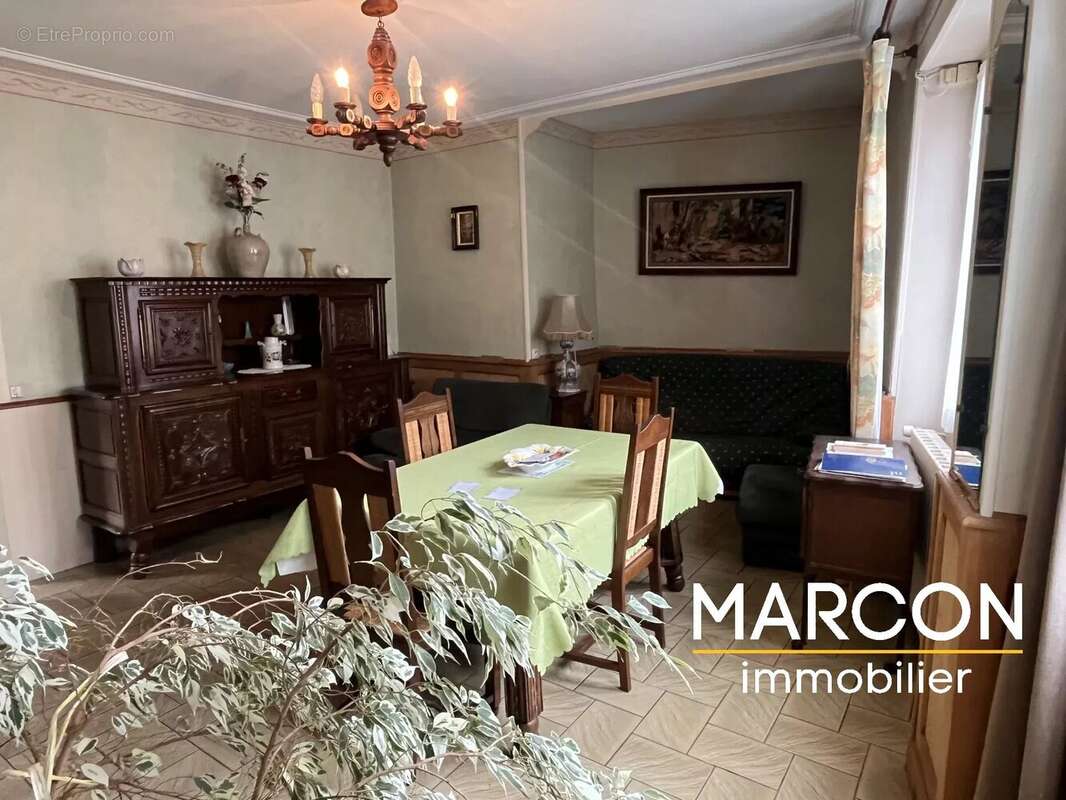 Maison à CHENERAILLES