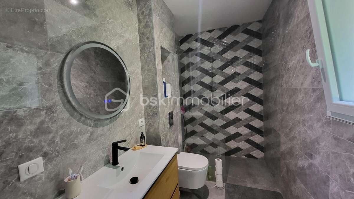 Maison récente de plain pied - photo 9