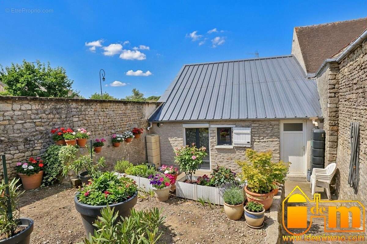 Maison 130 m² à Mereville  - photo 3