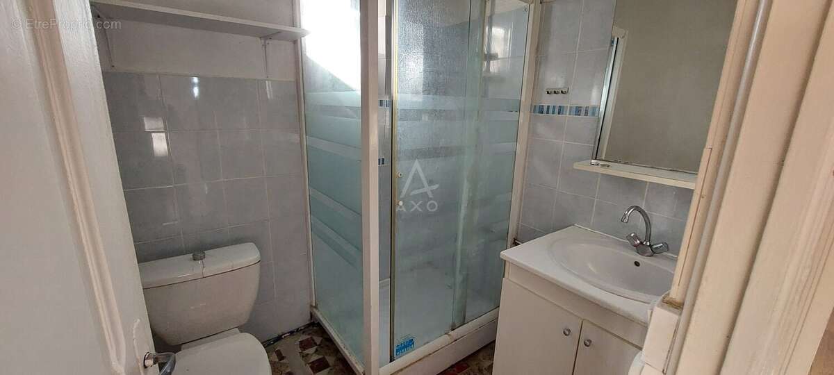 Maison à MANZAC-SUR-VERN