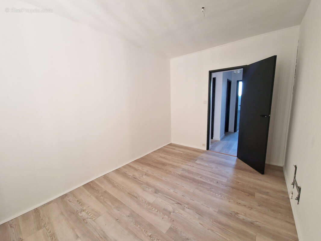 Appartement à VALREAS