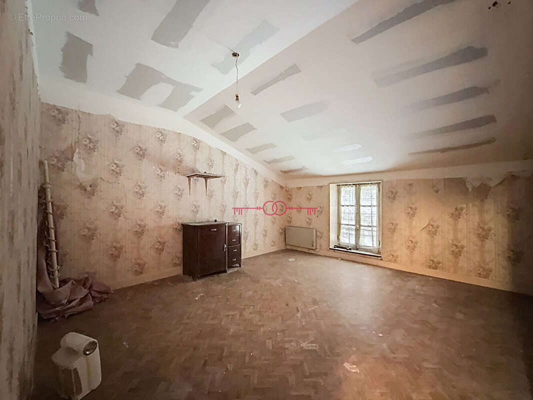 Maison à SAINTE-MENEHOULD