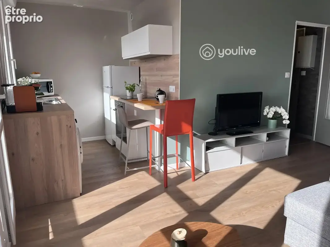 QUIMPER – Un studio meublé avec balcon et cave - photo 3