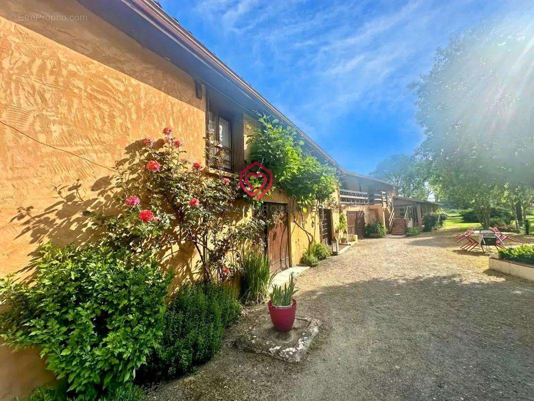 Maison à BOURROUILLAN